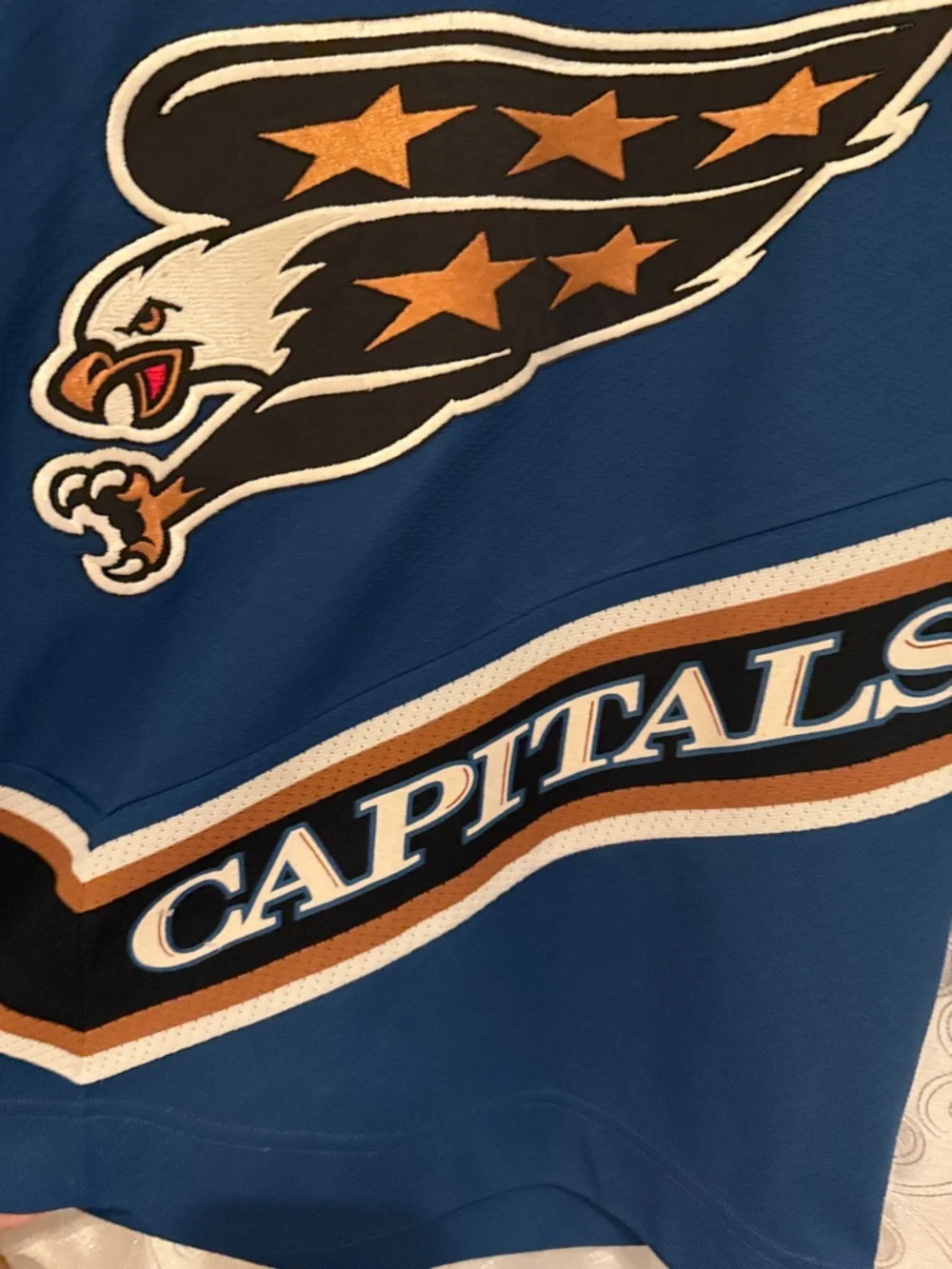 CCM Blue Washington Capitals Alternate Hockey Jersey Boys Size L/XL NHL 🔥 BL2 - Picture 2 of 7